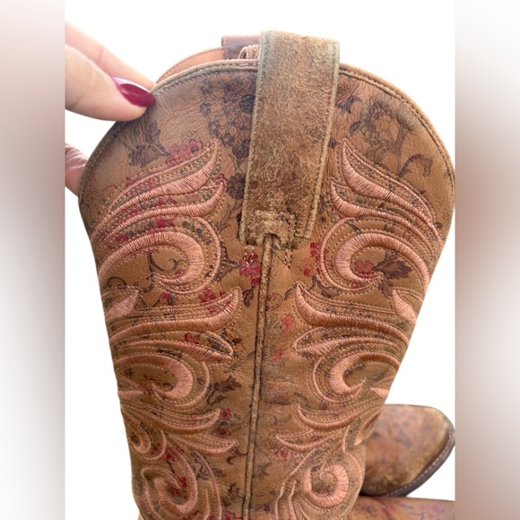 Lucchese Tan Floral Laurelie 100 % leather Embroidered Heeled Boots 7.5 - Picture 6 of 12